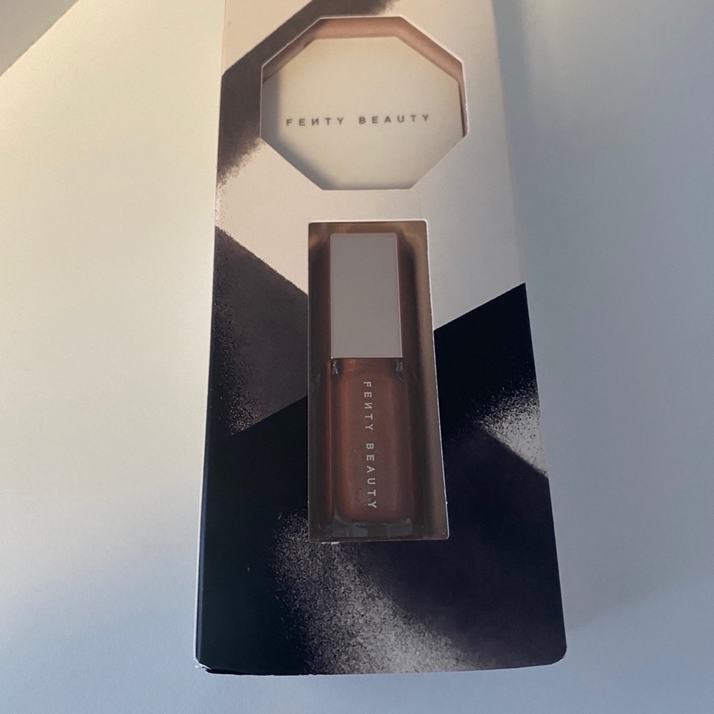 Fenty Beauty mini highlighter & lip gloss set